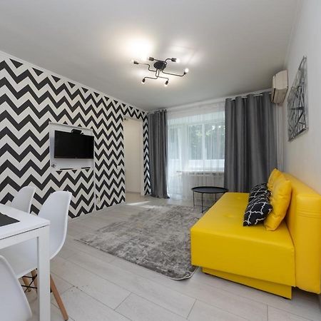 Flat 24 On Lesi Ukrainki 12 With 1 Bedroom Kiev Exterior foto