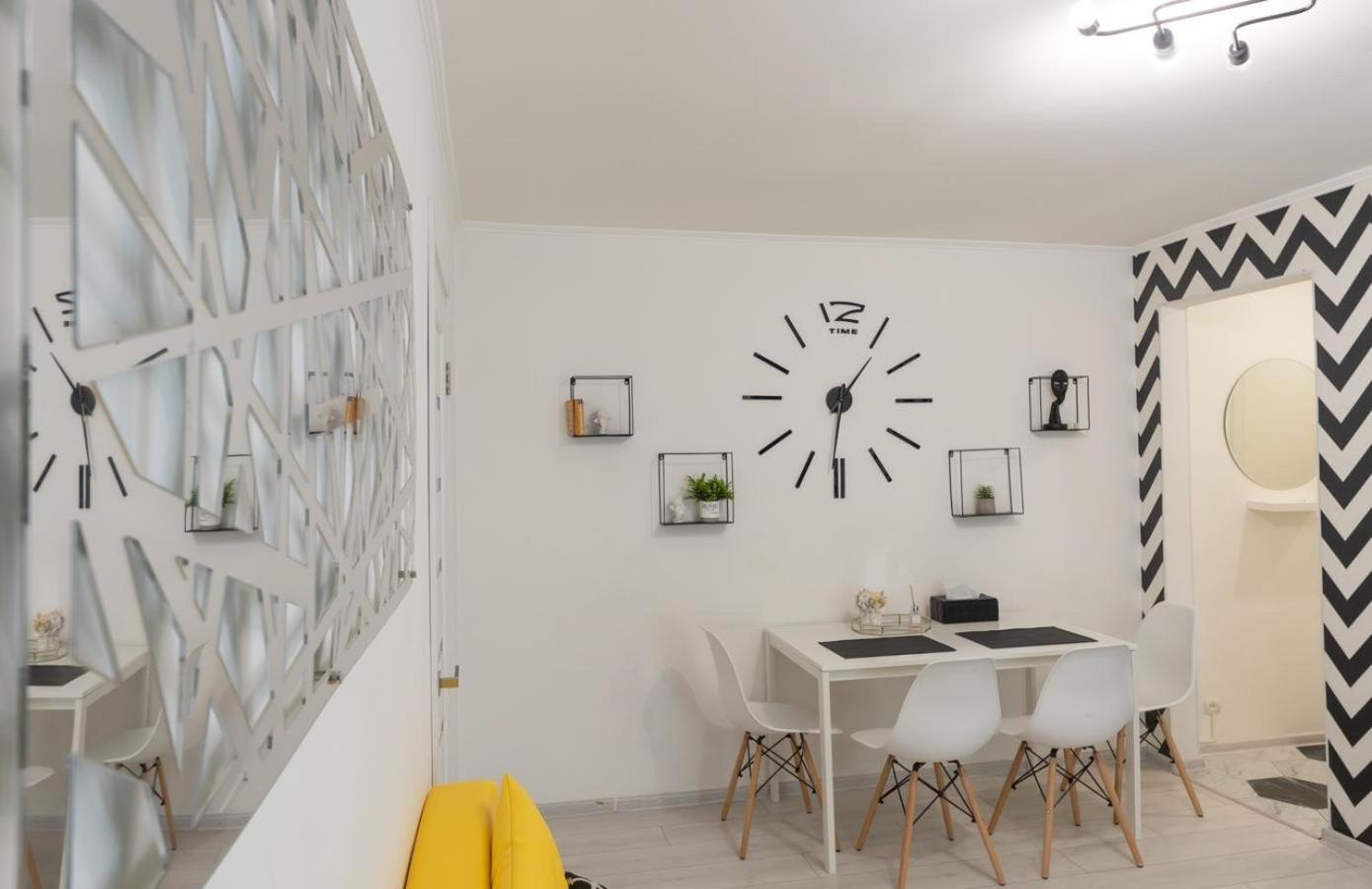 Flat 24 On Lesi Ukrainki 12 With 1 Bedroom Kiev Exterior foto