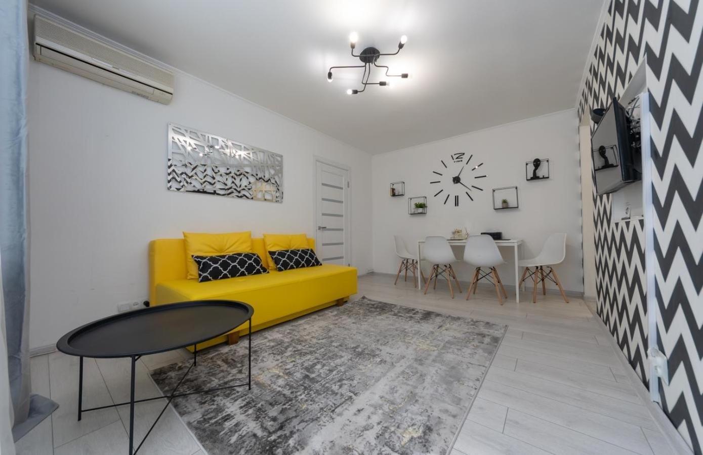 Flat 24 On Lesi Ukrainki 12 With 1 Bedroom Kiev Exterior foto